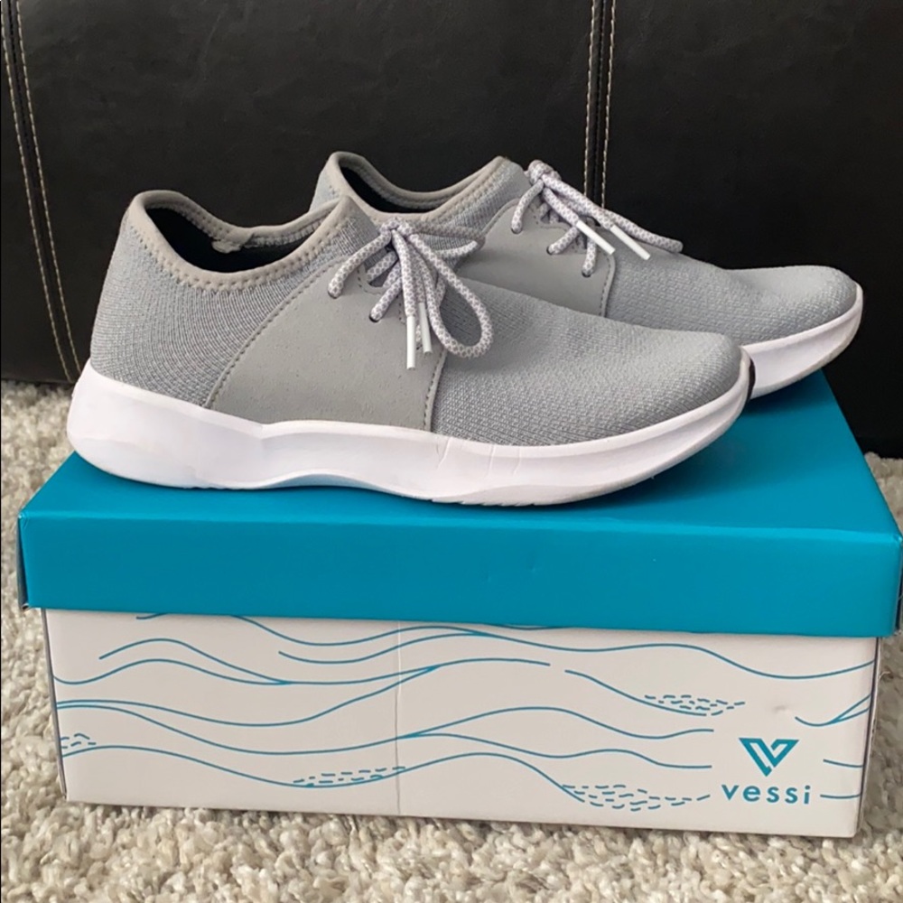 COPY - Brand new Vessi shoes